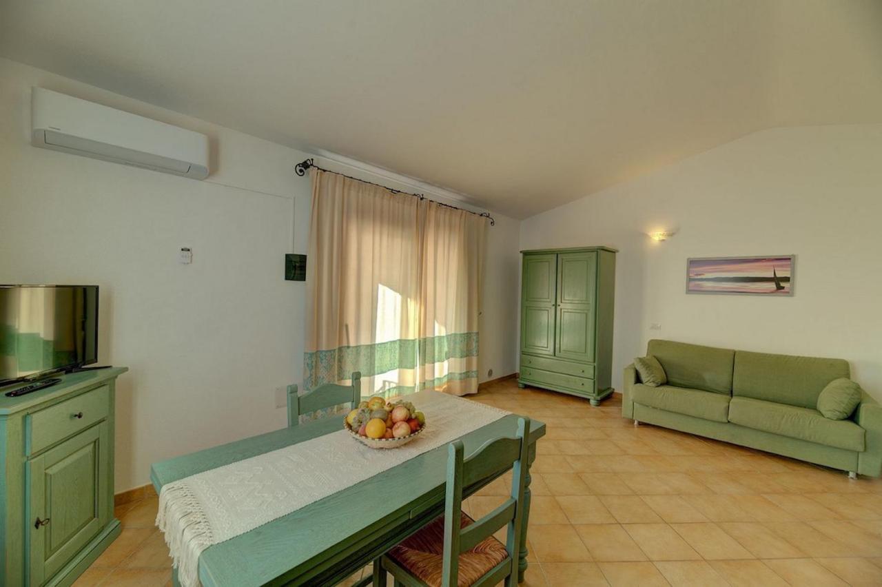 Residence Con Piscina A Badesi, Appartamenti Con Wifi E A.C 外观 照片