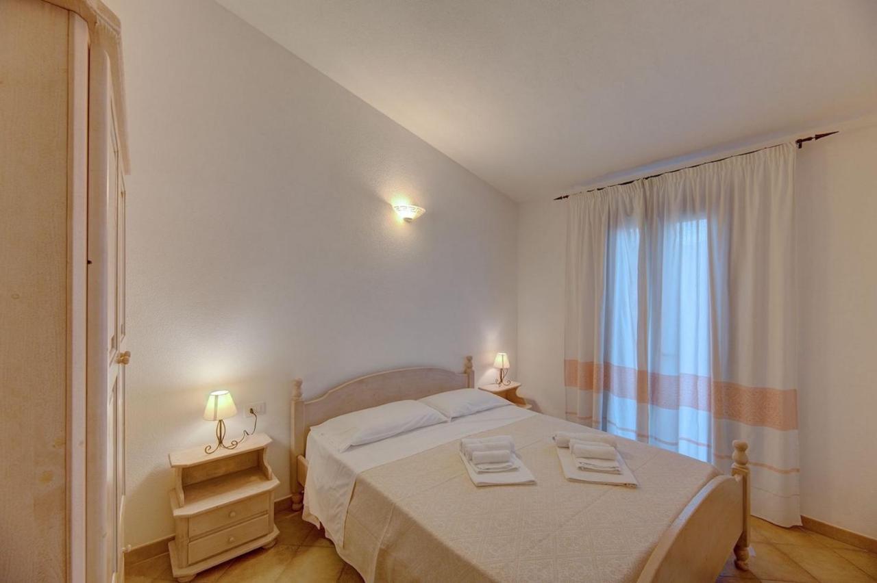 Residence Con Piscina A Badesi, Appartamenti Con Wifi E A.C 外观 照片