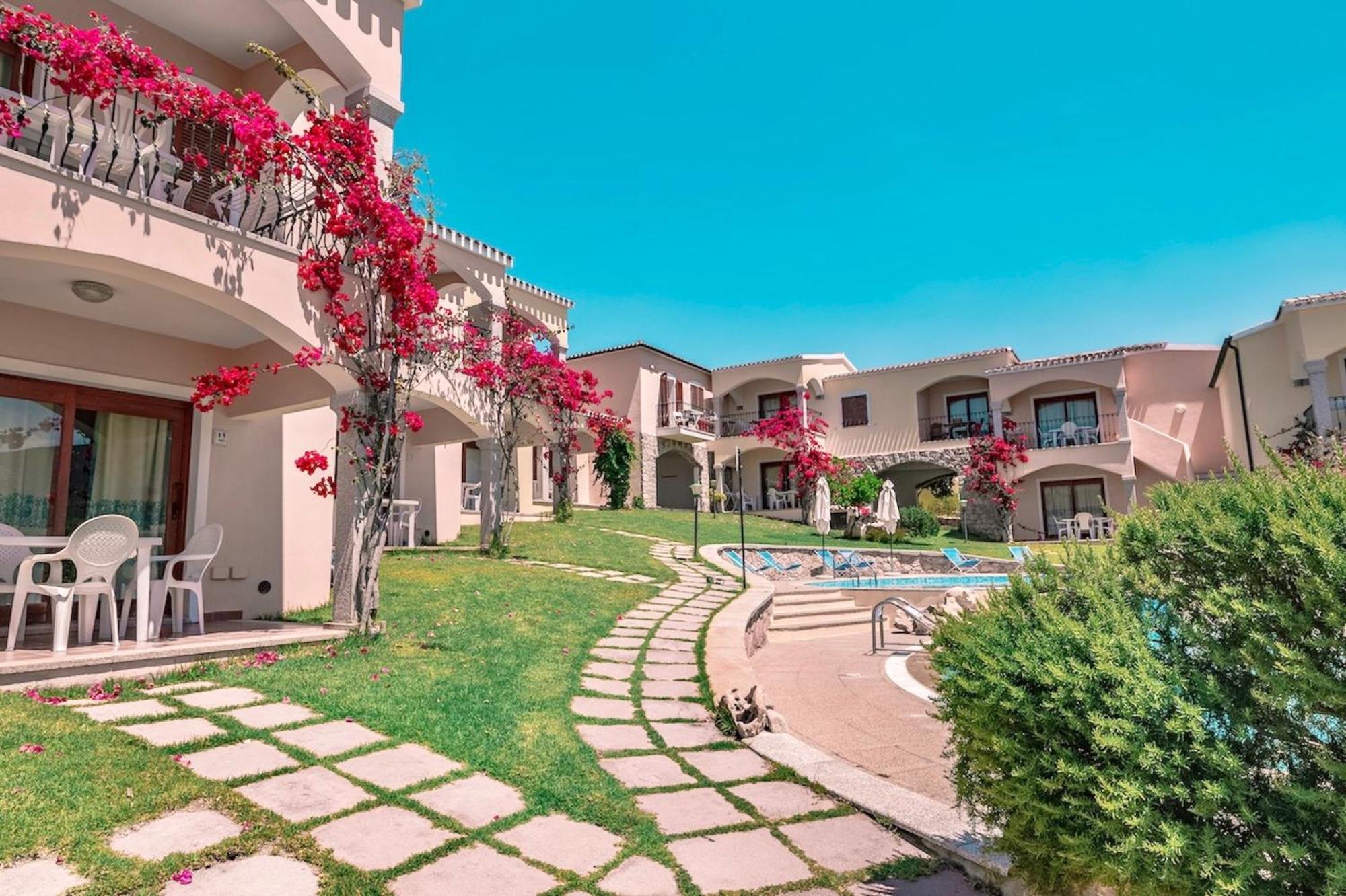 Residence Con Piscina A Badesi, Appartamenti Con Wifi E A.C 外观 照片